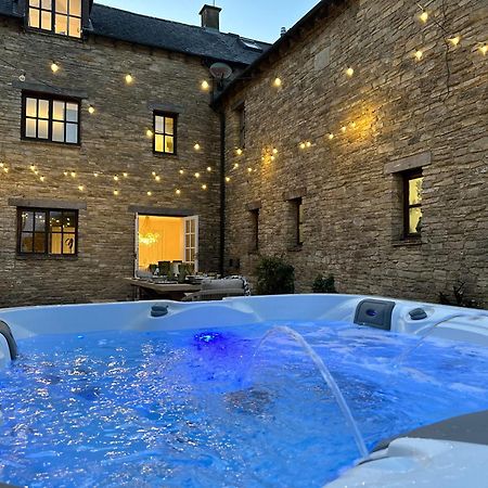 치펜햄 Cotswolds Retreat - Bath & Castle Combe - Hot Tub 빌라 외부 사진