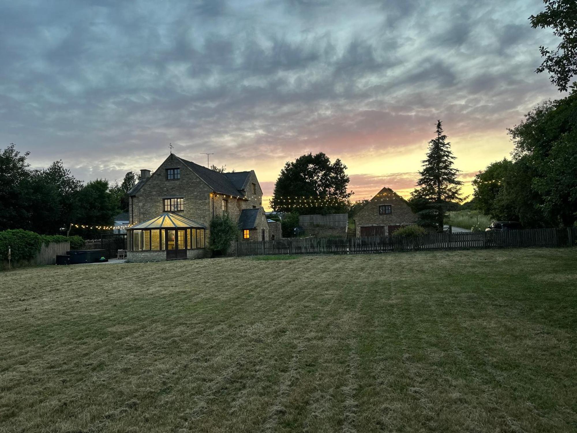 치펜햄 Cotswolds Retreat - Bath & Castle Combe - Hot Tub 빌라 외부 사진