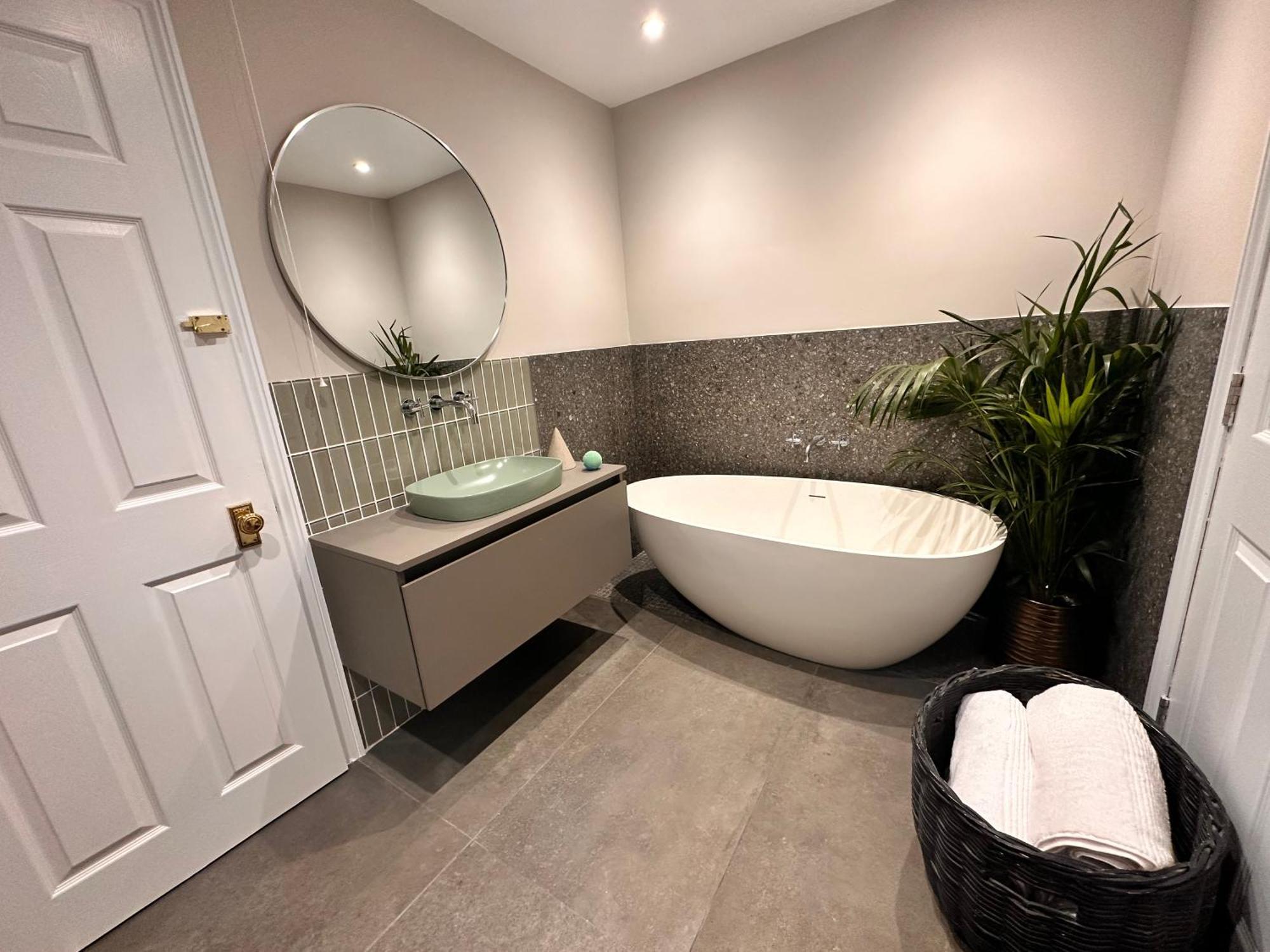 치펜햄 Cotswolds Retreat - Bath & Castle Combe - Hot Tub 빌라 외부 사진