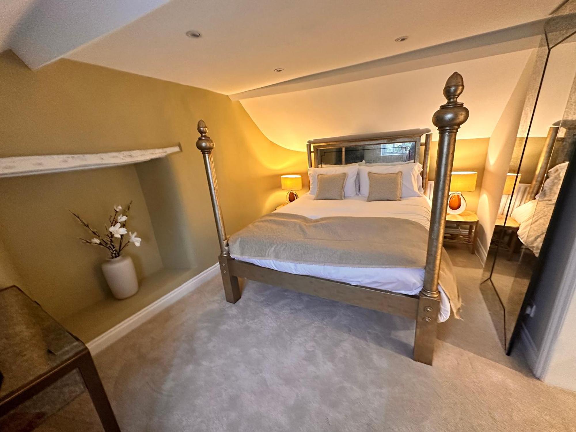 치펜햄 Cotswolds Retreat - Bath & Castle Combe - Hot Tub 빌라 외부 사진